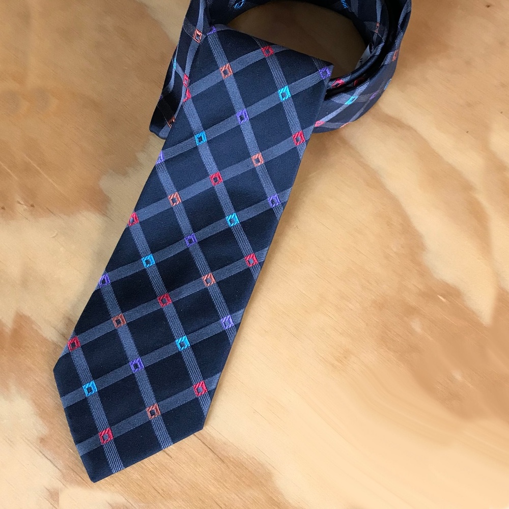 Bugatchi Designer Men's tie made in Italy